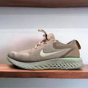 Nike Women Epic React Flyknit 2 Moon Particle Running Athletic Sneakers Size 7